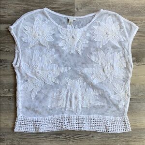 Women's Hinge Floral Crochet Cap Sleeve Top Large
